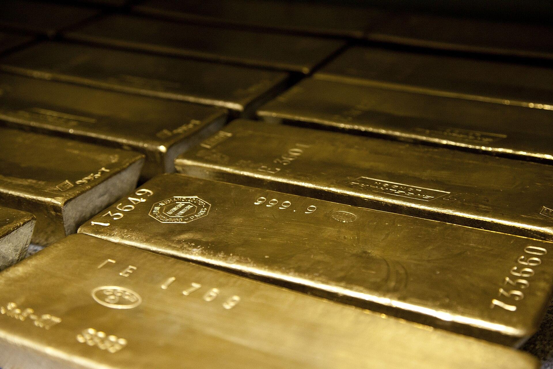 Gold Price Today: Below $4,000 as October Hike Odds Near 7%…